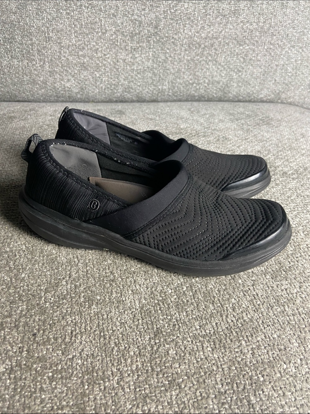 Bzees Women's Slip-On Flats - Black